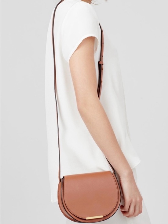 Cuyana Handbags - Cuyana Mini Saddle Leather Crossbody Bag in Caramel